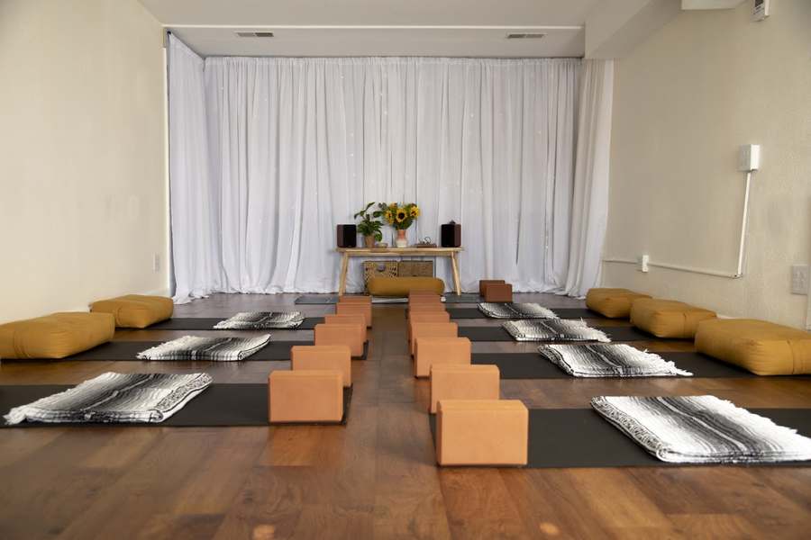 Austin Yoga Lounge — photo 1
