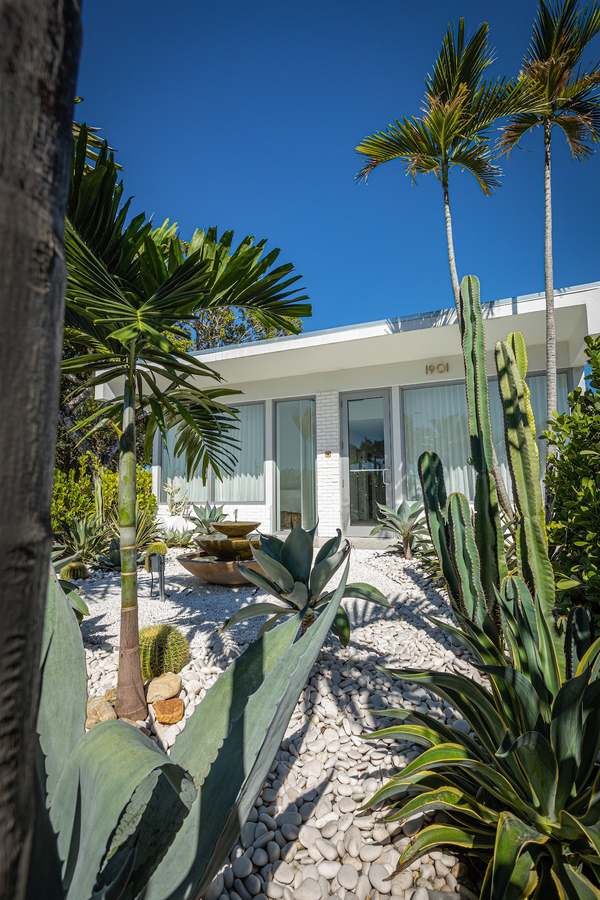 Helia House — photo 1