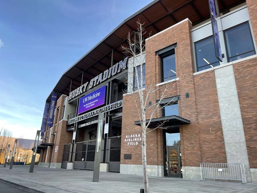 UW Medicine Physical Therapy Clinic at the Sports Medicine Center at Husky Stadium — photo 1